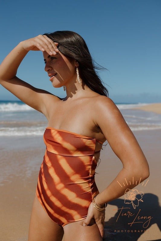 Momi Kahakaha Ikaika ʻIli Strapless One Piece