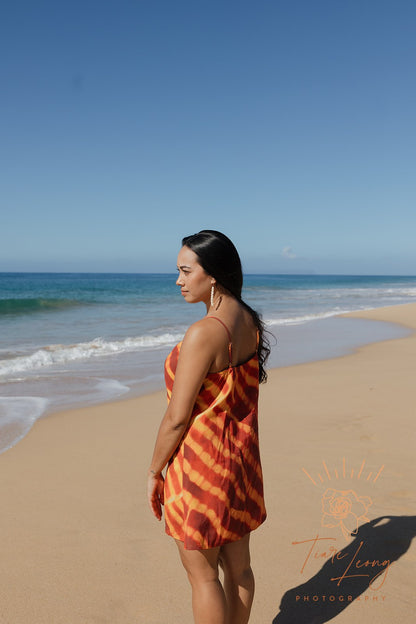 Momi Kahakaha Ikaika Liʻiliʻi Dress